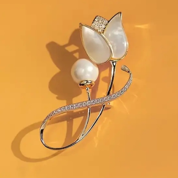 NWOT - Elegant Tulip Brooch - Picture 5 of 7